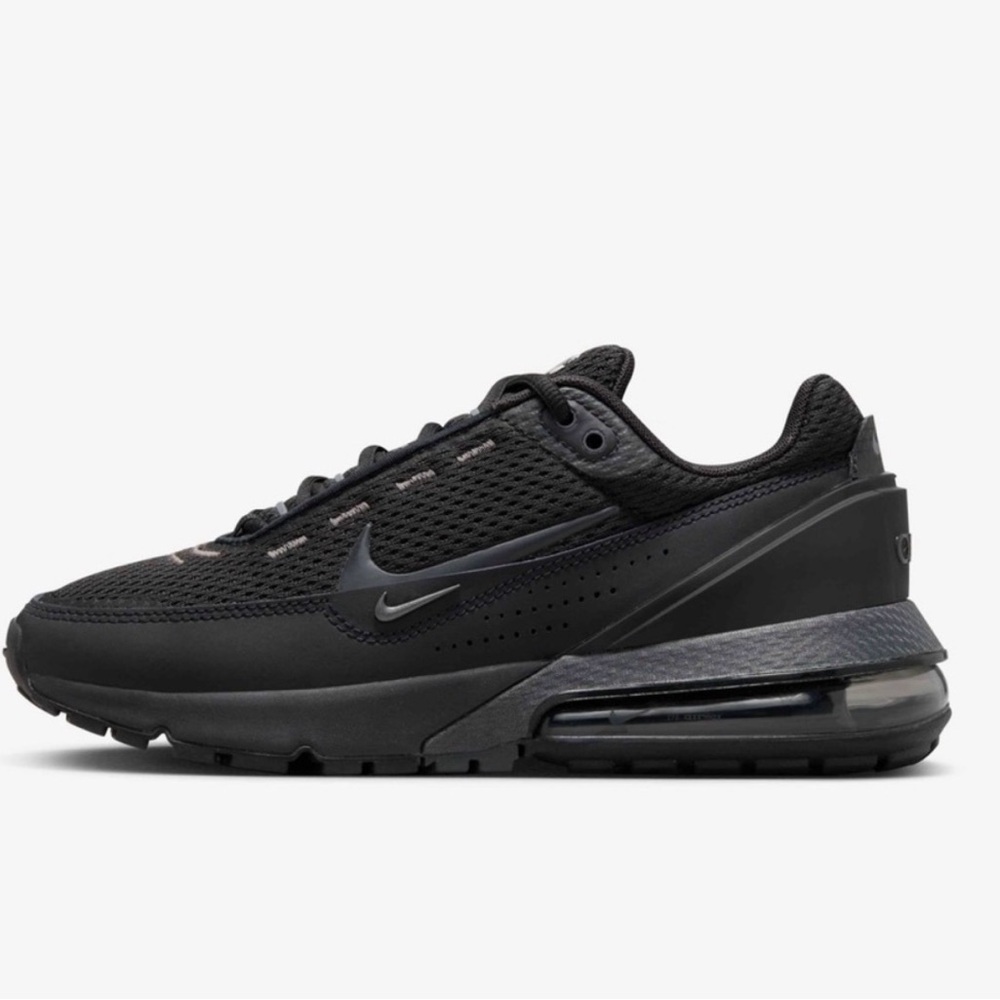 Nike Black Air Max Athletic Shoes
